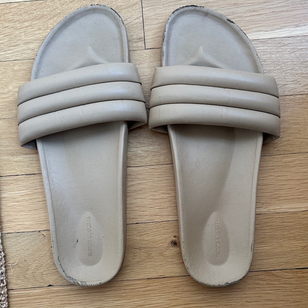 Beatrice Valenzuela Beige Classic Sandalia Sandals